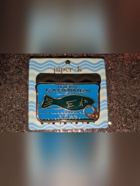 Piper K Sardine Can Hair Clip NWT